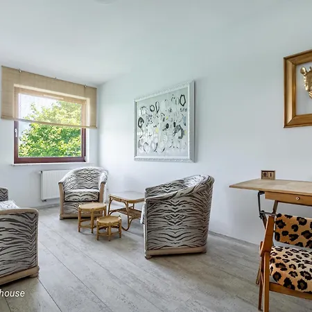 Mye - Art Gallery Penthouse *